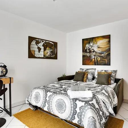 Appartamento Chic With Terrace In *